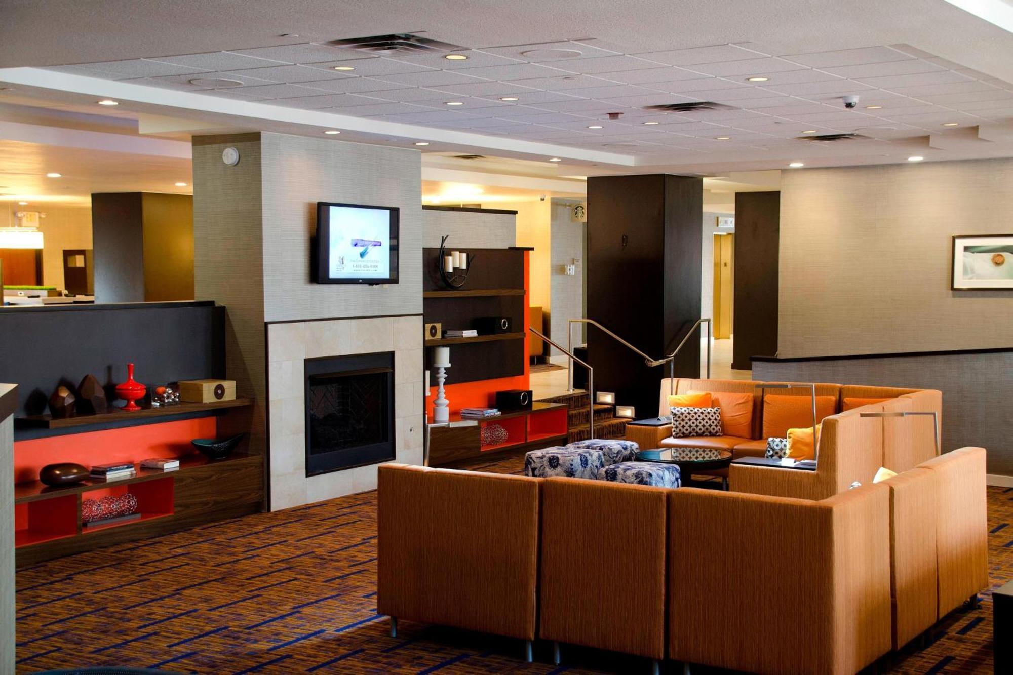 Hotel Courtyard Waterbury Downtown Exterior foto